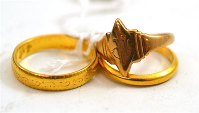 Lot 190 - Two gold band rings and a 9ct gold signet ring (3)