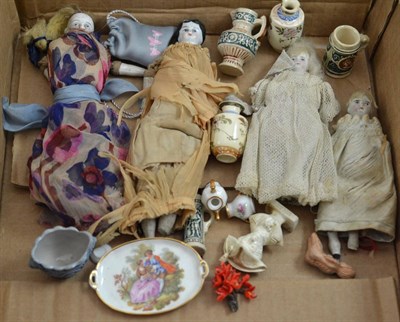 Lot 288 - Bisque dolls' house dolls, miniature pottery, dolls' house accessories etc