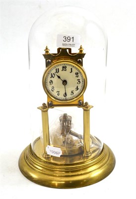 Lot 391 - An Anniversary clock with dome and key