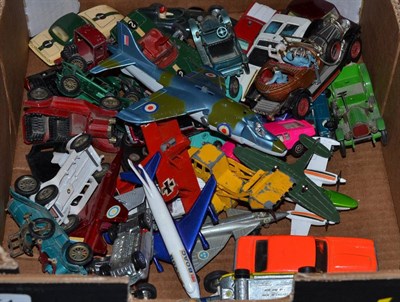 Lot 454 - Quantity of diecast cars, soldiers etc