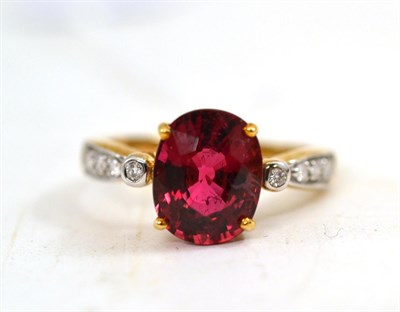 Lot 478 - A 9ct gold pink tourmaline and diamond ring