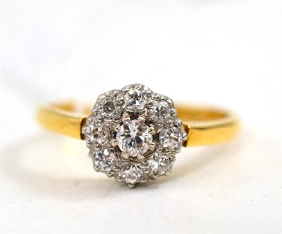 Lot 502 - A diamond cluster ring