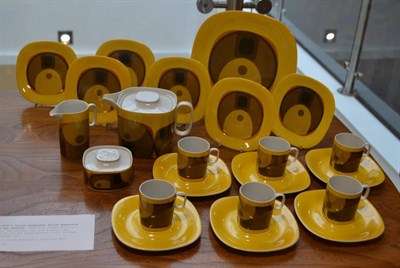 Lot 527 - A 1960's/70's Suisse Langenthal Yellow Transition pattern tea service, comprising teapot and cover