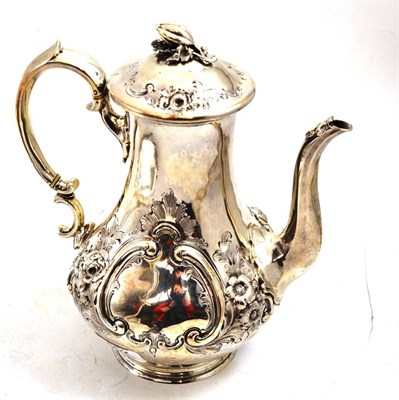 Lot 652 - A Victorian silver coffee pot