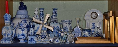 Lot 669 - A shelf of modern Delft