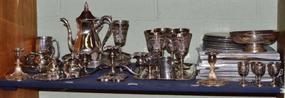 Lot 683 - Shelf of assorted plated wares