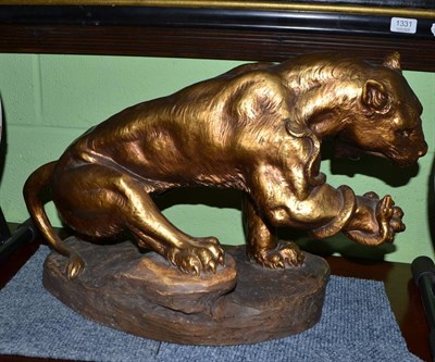 Lot 729 - A sculpture of a panther