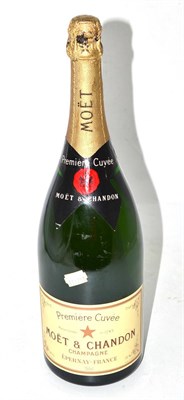 Lot 759 - A magnum of Moet & Chandon brut, circa 1982 U: Low level