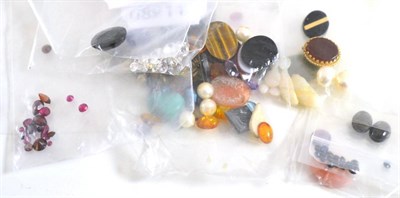 Lot 32 - Assorted loose gemstones