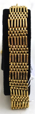Lot 111 - A 9ct gold gate bracelet