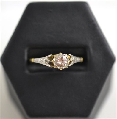 Lot 126 - A diamond solitaire ring