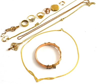 Lot 127 - A quantity of 9ct gold jewellery including rings, bangles, lockets etc