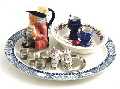 Lot 406 - Assorted ceramics including two Toby jugs, pair of small vases, blue and white plate, small Clarice