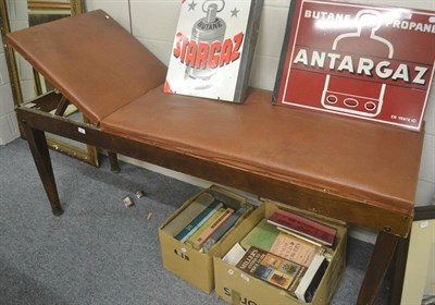 Lot 526 - An early 20th century examination couch labelled 'Chas F Thackray Ltd Surgical Instrument...