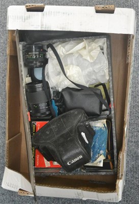 Lot 580 - Canon AV-1 camera and accessories