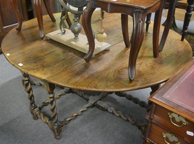 Lot 756 - An early 18th century English double gate leg table on spiral turned legs