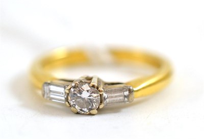 Lot 20 - An 18ct gold diamond ring, a round brilliant cut diamond of approximately 0.35 carat approximately