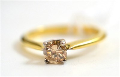 Lot 22 - An 18ct gold diamond solitaire ring