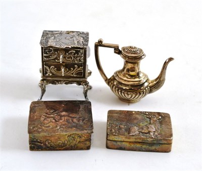 Lot 30 - Silver miniature chest and coffee pot, and two snuff boxes