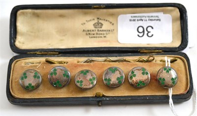 Lot 36 - Shamrock shirt studs, cased