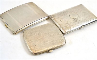 Lot 261 - An Edwardian silver aide memoir/purse, Deakin and Francis, Birmingham 1901, the hammered effect...