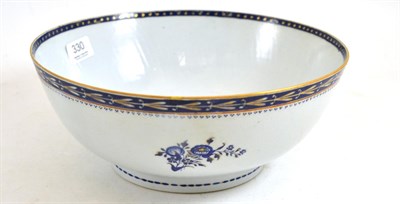 Lot 330 - An 18th century Chinese porcelain bowl