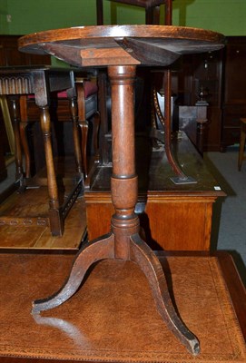 Lot 539 - Small Georgian oak tripod table