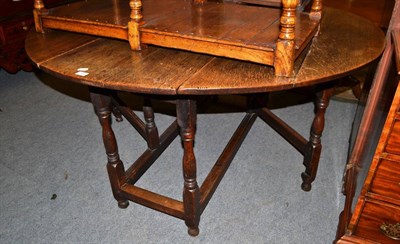 Lot 558 - A 17th century oak gateleg table