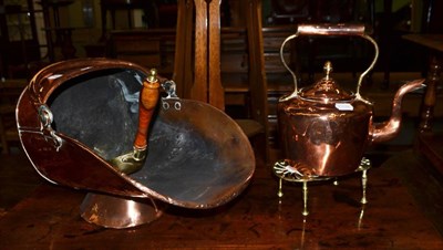 Lot 561 - Copper coal scuttle and shovel, a copper kettle and a brass trivet