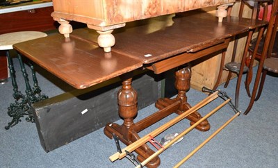 Lot 754 - Oak draw leaf table