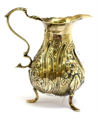 Lot 5416 - An 18th century silver cream jug