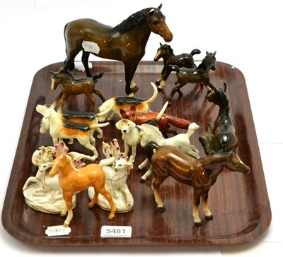 Lot 5481 - A tray of Beswick figures including a fox, five hounds and various ponies