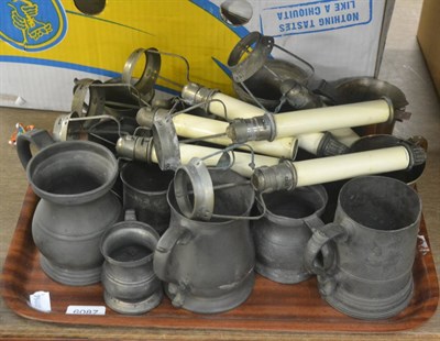 Lot 6087 - A group of 18th century and later pewter tankards, etc