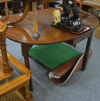 Lot 6130 - Mahogany drop leaf dining table