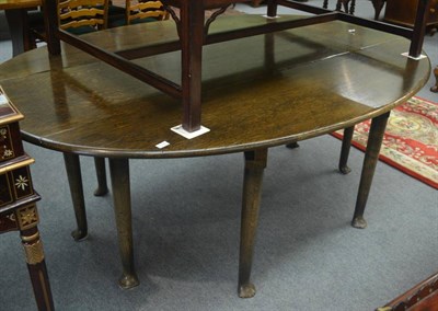 Lot 6339 - A reproduction 18th century style drop leaf wake table