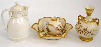 Lot 182 - Four items of Worcester china