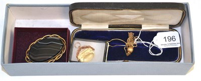 Lot 196 - A tassel pendant on box link chain stamped '750', a 9ct gold swivel fob and a sardonyx set brooch