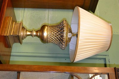 Lot 367 - A pair of modern decorative gilt pedestal lamps and shades