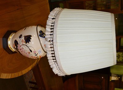 Lot 371 - Masons pottery table lamp with cream shade