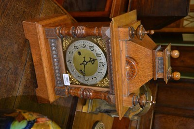 Lot 384 - Oak cased mantel clock with an American movement, circa 1900