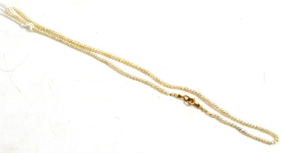 Lot 429 - Small pearl necklace