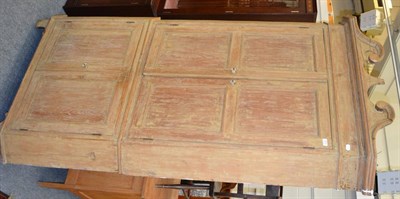 Lot 1017 - Georgian pine corner cupboard