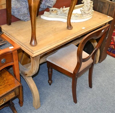 Lot 1037 - Oak Arts & Crafts table