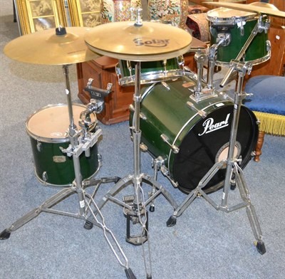 Lot 1118 - Pearl drum kit