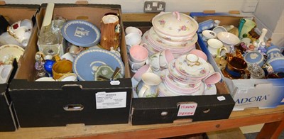 Lot 1145 - Quantity of decorative ceramics including Wedgwood, Royal Doulton, Shelly dinner service, Colclough