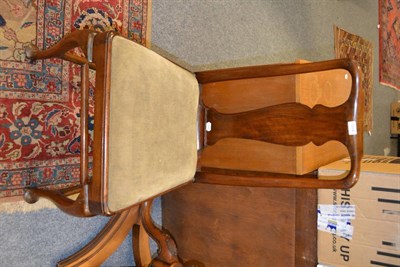 Lot 1204 - Queen Anne walnut side chair