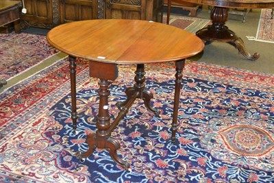 Lot 1401 - Victorian Sutherland table