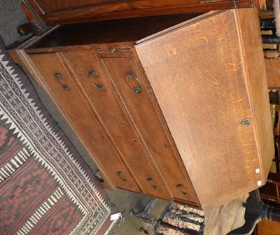 Lot 1423 - Oak bureau