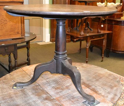 Lot 1425 - Georgian circular tripod table