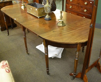 Lot 1458 - Georgian mahogany D-end dining table with centre section